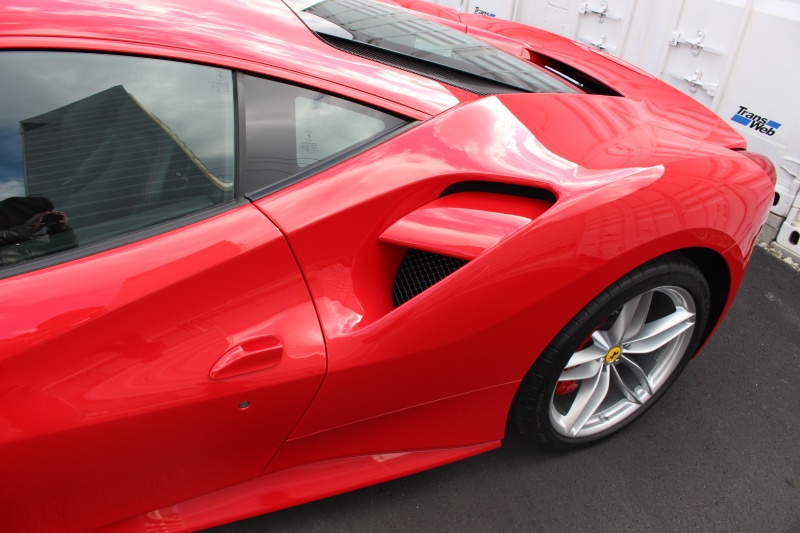 フェラーリ 488GTB 本国仕様新車 新車 情報 | アートスポーツ
